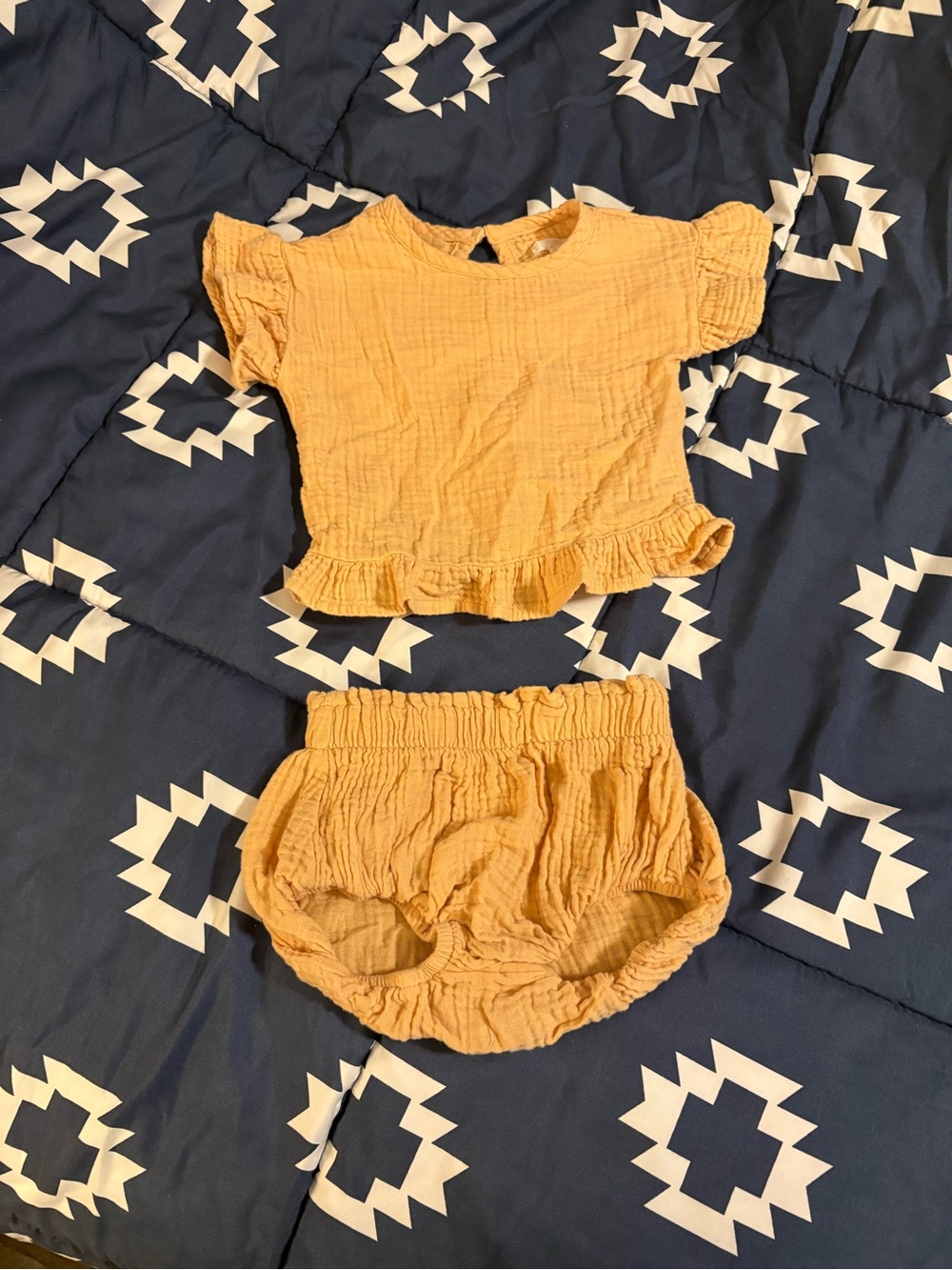 Pale Orange Ruffle Top & Bloomers Set - 6/9 Months